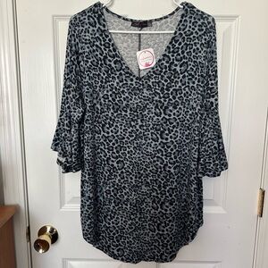 NWTS Sheila Rose Leopard Print V-Neck Top Sz XL